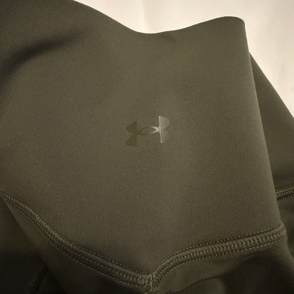 Under Armour Women’s Small Olive Green Flare Leggings Stretch EUC - Picture 4 of 8